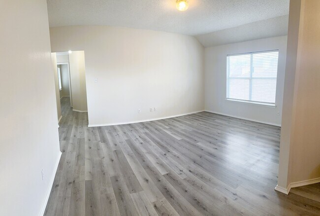 Foto del edificio - 1717 Arbor Creek Dr