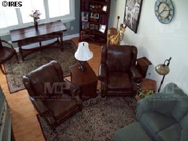 Foto del edificio - 409 Mason Ct