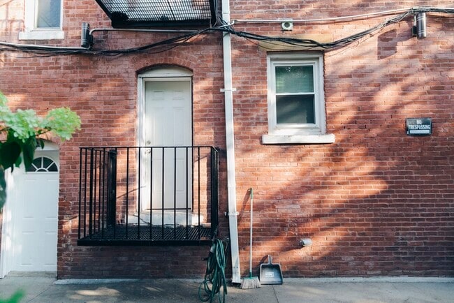 Foto del edificio - 64 Charles St