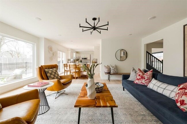 Building Photo - 4 Bedroom 2.5 Bath 2 Car Garage in Quail C...