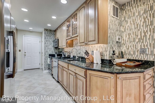 Foto del edificio - 4 br, 3.5 bath House - 36 E Melrose Ave