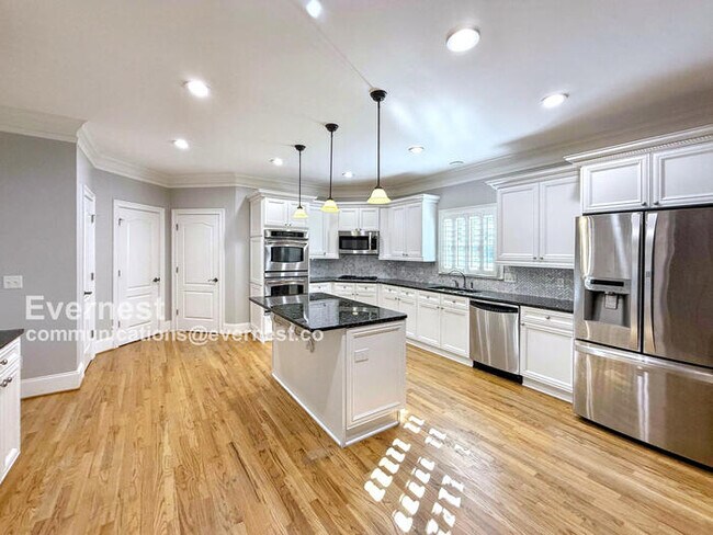Foto del edificio - 1119 Hardwood Cove Rd