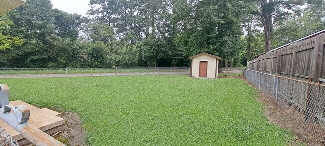 Foto del edificio - 909 Pittman St