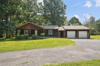 Building Photo - 20-A Apple Bee Farm Ln