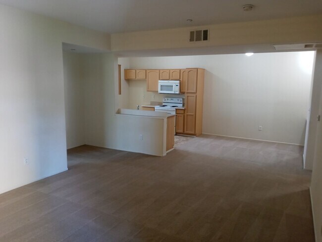 Foto del edificio - 41410 Juniper St