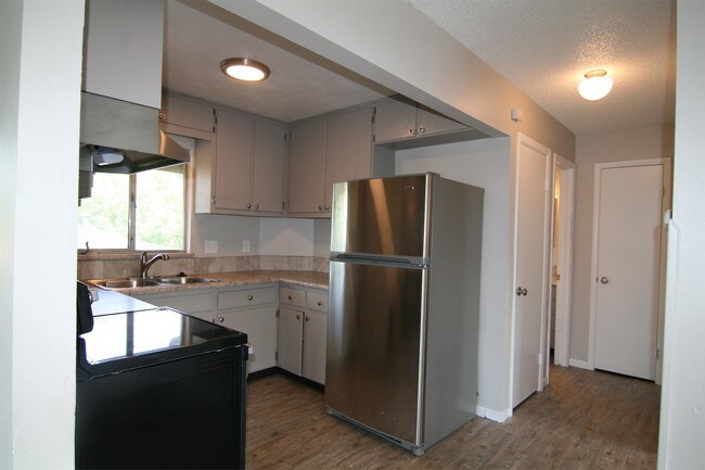 Building Photo - 4352 Ingalls St