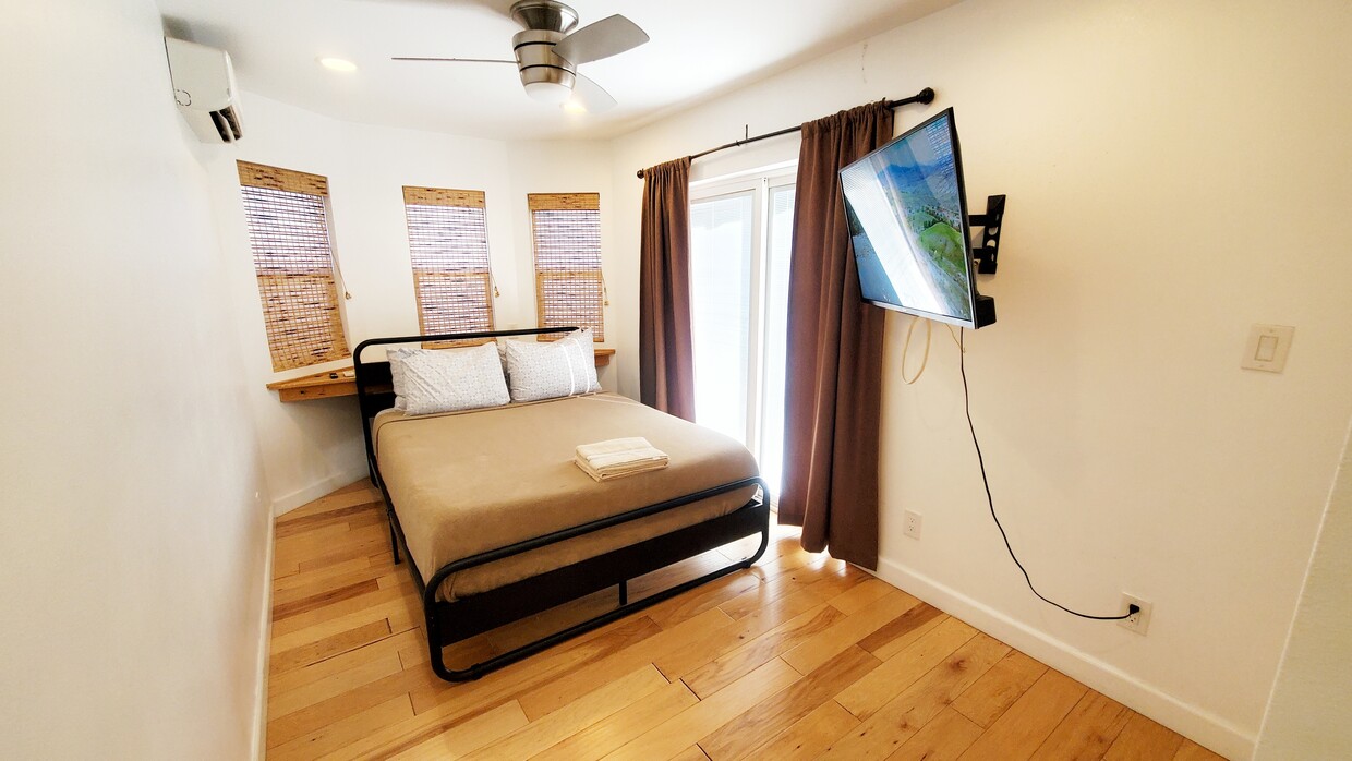 Foto principal - 2206 Deepgrove Ave