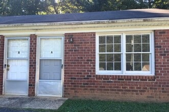 Building Photo - 120 Longwood Pl