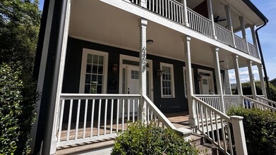 Building Photo - 640 Elm St