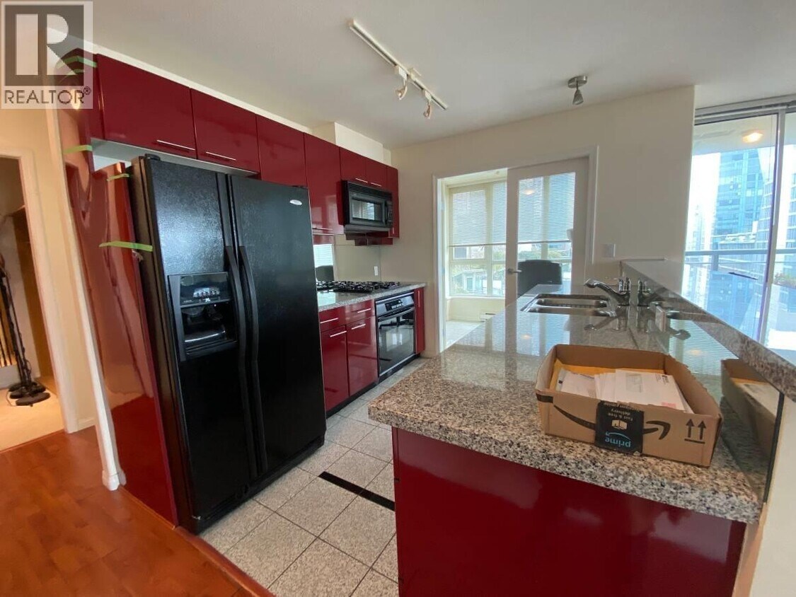 Primary Photo - 1328 W Pender St