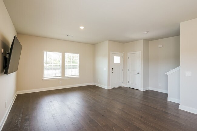 Building Photo - 231 River Rock Dr
