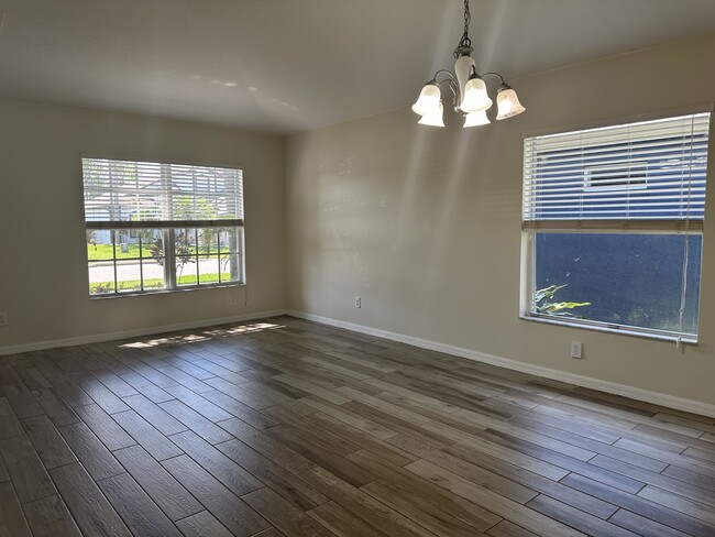 Foto del edificio - 3145 Dunstable Dr
