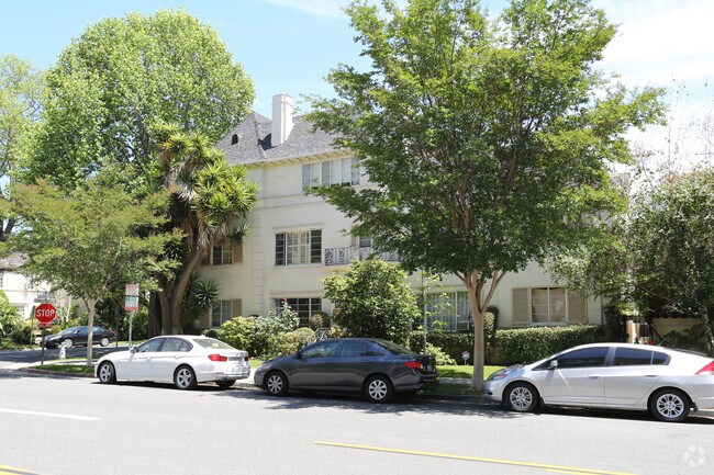 Building Photo - 200 S Spalding Dr