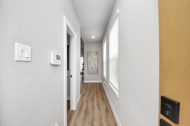 Foto del edificio - 5806 Francis Oak Ln