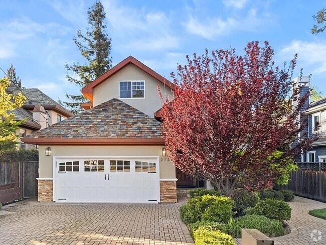Building Photo - 2124 Oakley Ave