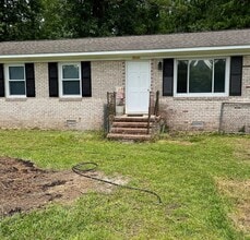 Building Photo - 2625 Dover Rd