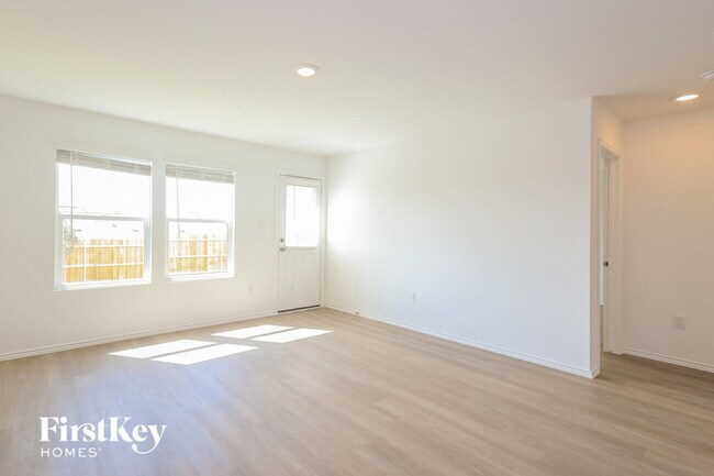 Building Photo - 6520 Scarecrow Wy