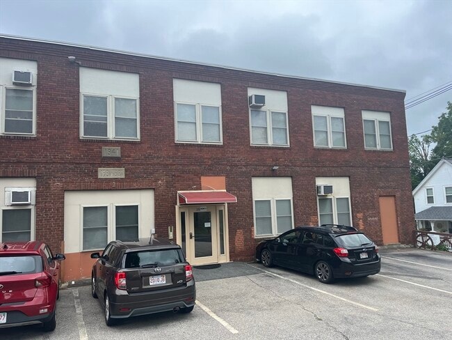 Building Photo - 205 Chapin St