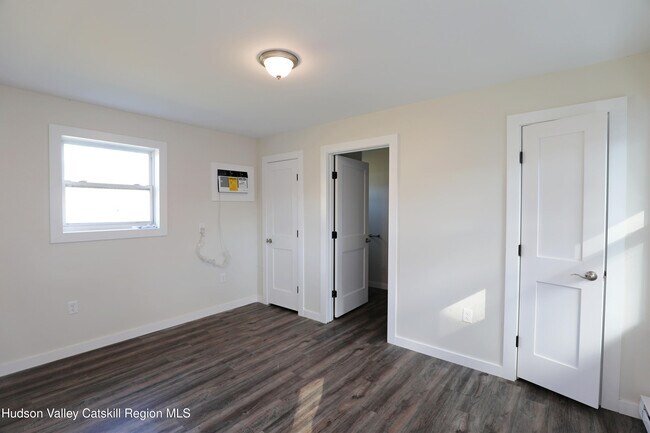 Foto del edificio - 14311 US-9W