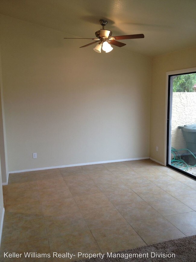 Building Photo - 5206 E Half Moon Dr