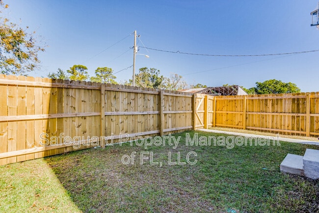 Foto del edificio - 1000 W Main St