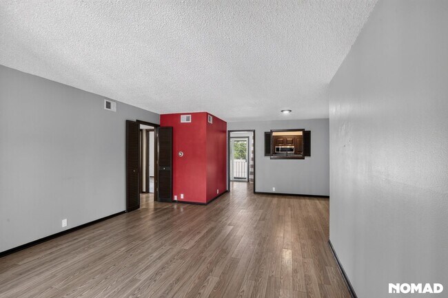 Building Photo - 410 W 104th St
