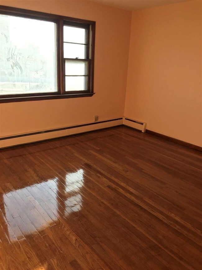 Foto del edificio - 216 Hopkins Ave