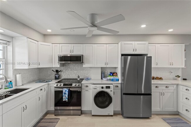 Foto del edificio - 3051 NE 48th St