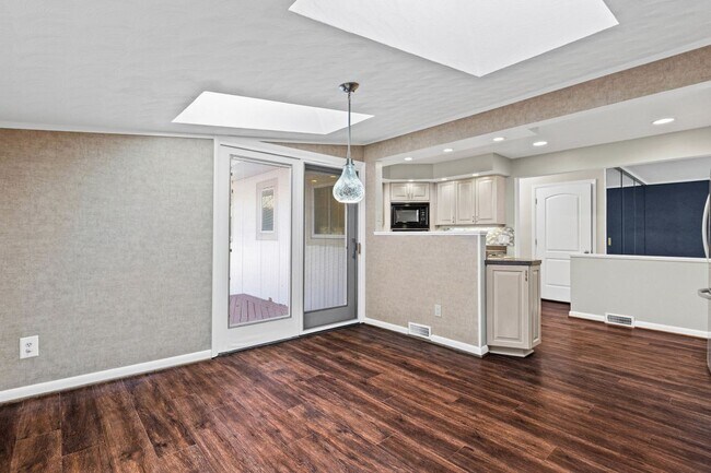 Foto del edificio - 130 Brooklawn Dr