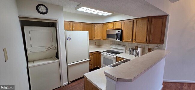 Foto del edificio - 7005 Birkenhead Pl