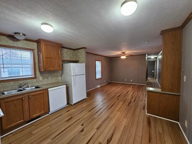 Foto del edificio - 32 Bramblewood Rd