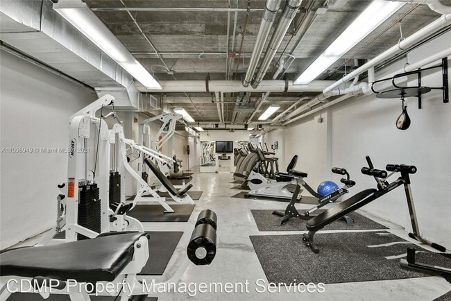 Building Photo - Studio, 1 bath House - 8101 Biscayne Blvd 407