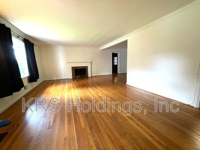 Photo - 1723 Merryhill Pl House