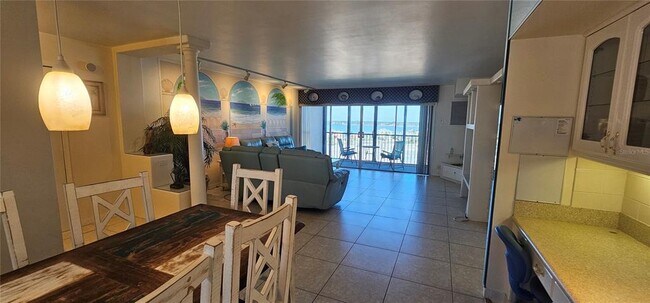 Foto del edificio - 10355 Paradise Blvd