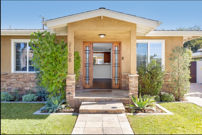 Building Photo - 2108 Lomina Ave