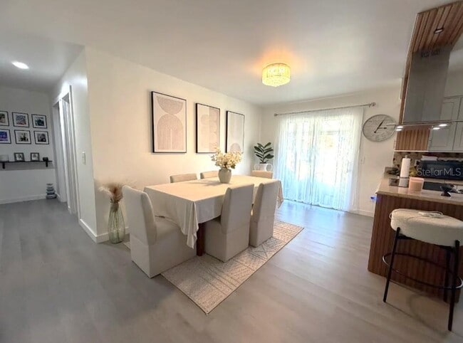 Building Photo - 137 N Nowell St