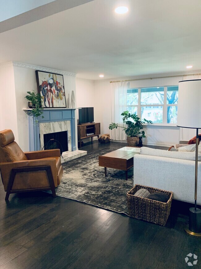 Condos for rent near Cole And Blackburn Dallas TX