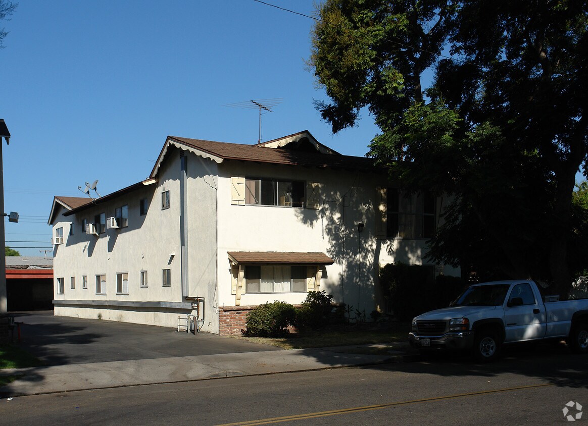 Building Photo - 2113 S Mallul Dr