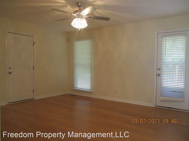 Building Photo - 3 br, 2 bath House - 135 York