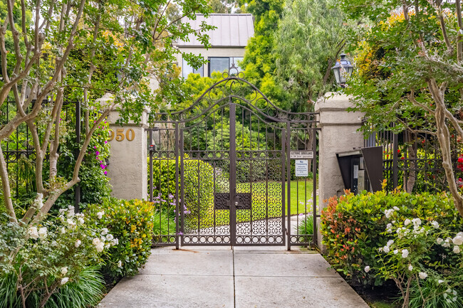 Entrance - The Courtyards