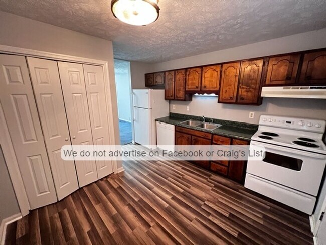 Building Photo - Rannock Duplex