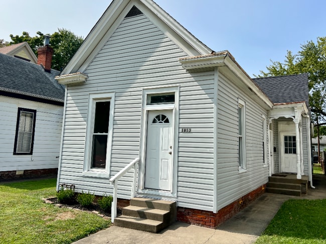 Building Photo - 1813 E Elm St