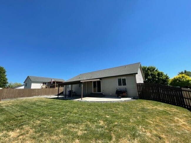 Foto del edificio - SINGLE FAMILY HOME IN PRAIRIE FALLS (P#94)