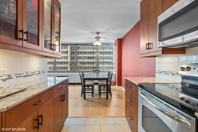 Foto del edificio - 3550 N Lake Shore Dr