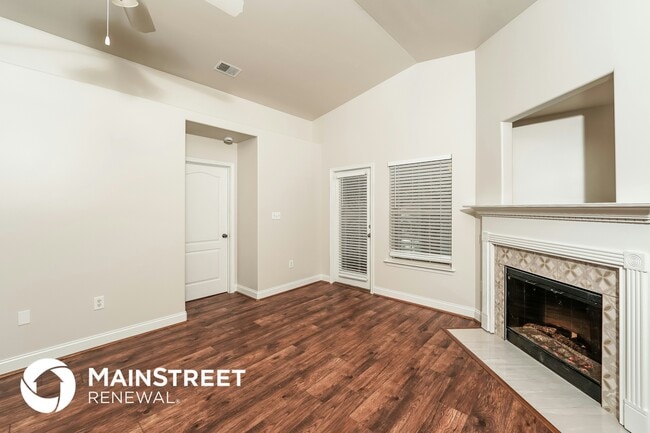 Building Photo - 6916 Meadow Ridge Dr