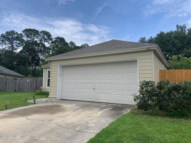 Building Photo - 1613 Teaberry Dr