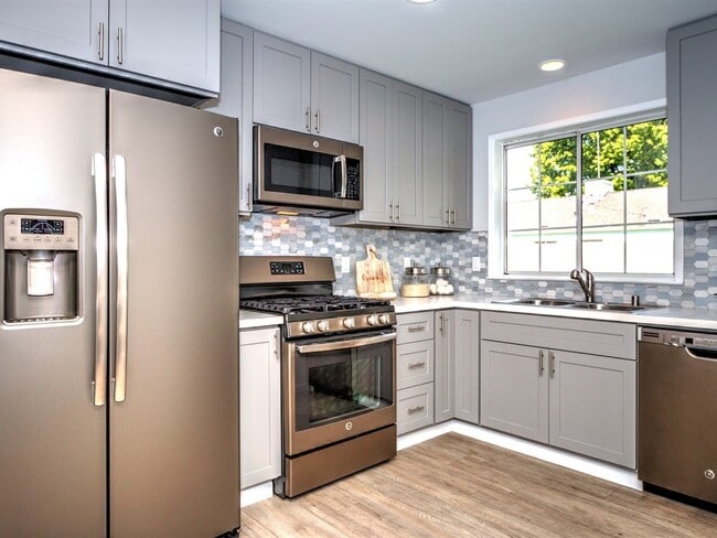 Photo - 1545 Walnut Grove Ave House