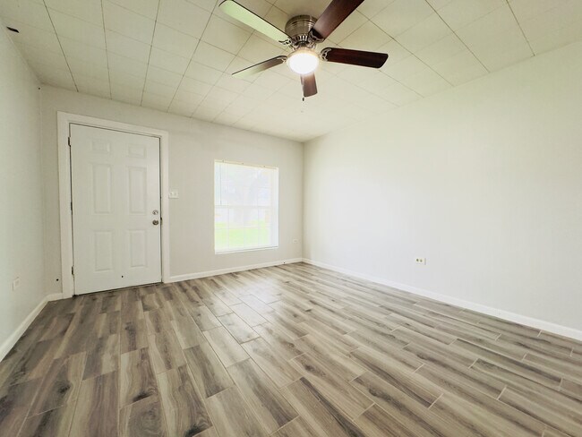 Foto del edificio - 1120 Valley View Dr