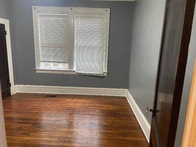 Building Photo - 438 Earl Pl