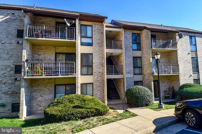 Foto del edificio - 6135 Edsall Rd